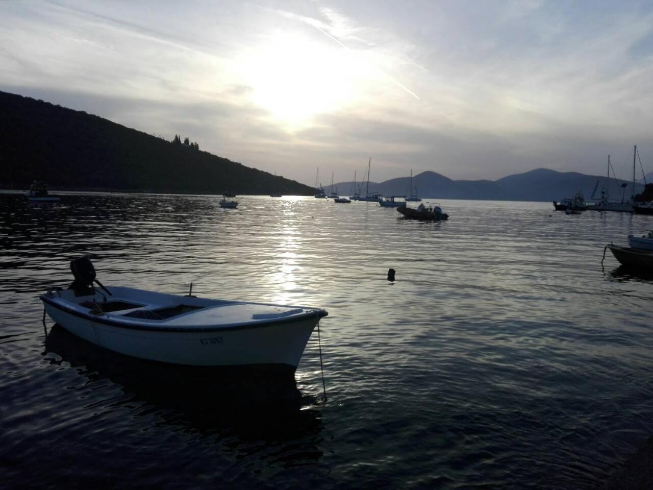 Suntime Villa 7 Tivat Bagian luar foto
